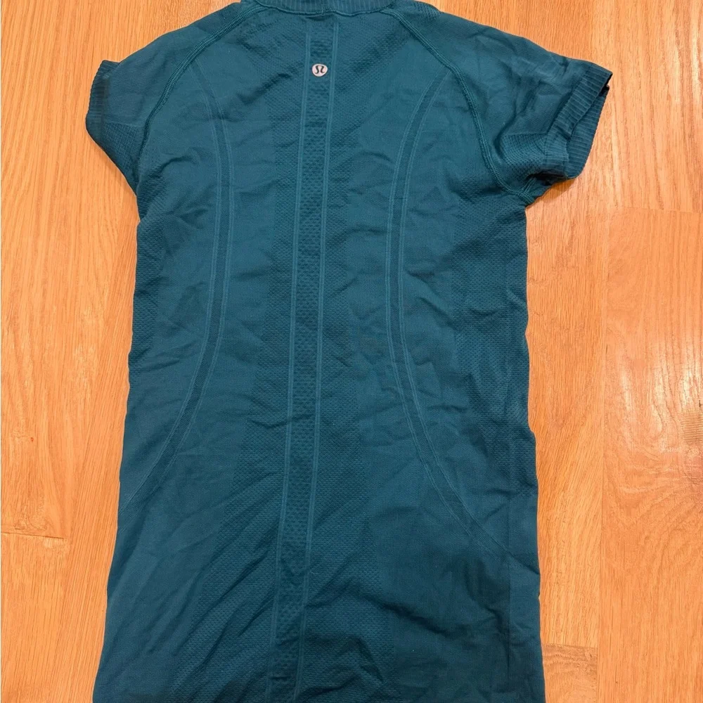 Lululemon Swiftly Tech Short Sleeve - Picture 3 of 5